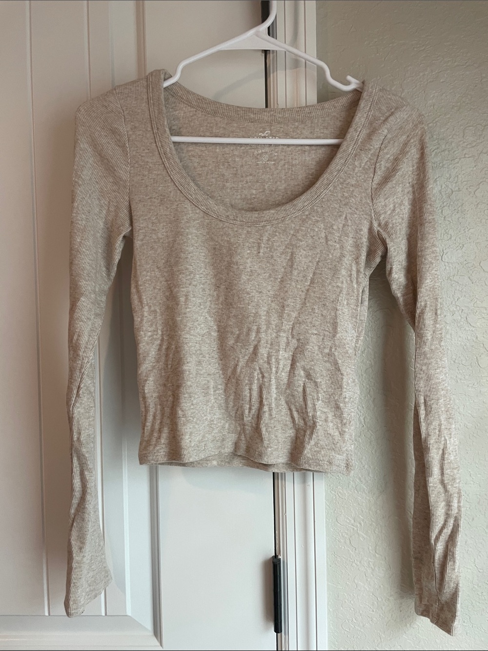 Women’s Scoop Neck Long Sleeve Top - Beige